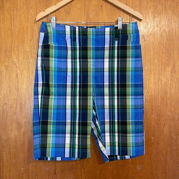 •JONES NEW YORK•BLUE/GREEN PLAID BERMUDA SPORTS STRETCH SHORTS SIZE 6 IN EUC - Picture 6 of 8